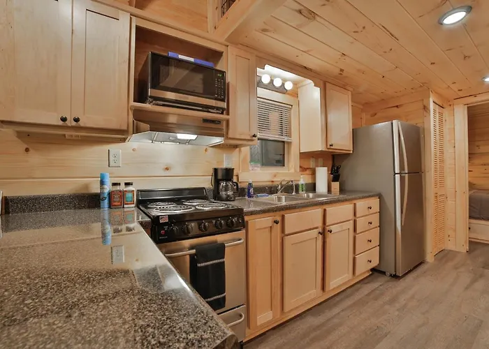 Ernie Cabin Wauhatchie Woodlands Tiny Cabin