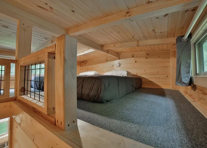 Ernie Cabin Wauhatchie Woodlands Tiny Cabin