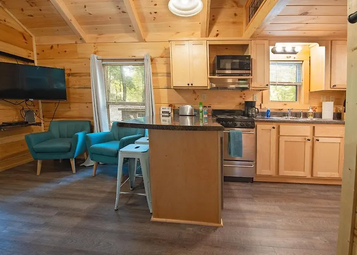 Ernie Cabin Wauhatchie Woodlands Tiny Cabin