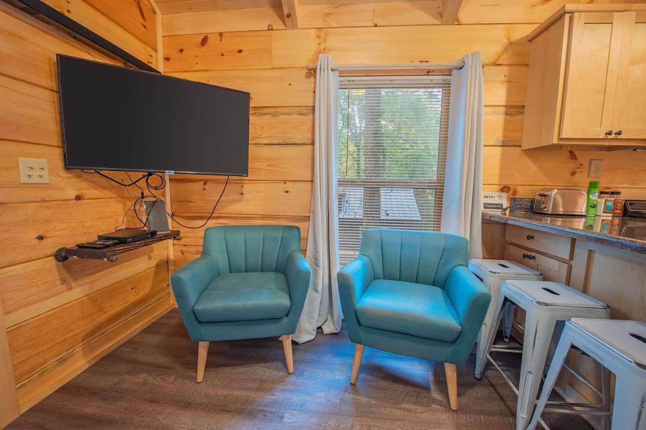 Ernie Wauhatchie Woodlands Tiny Holiday home *